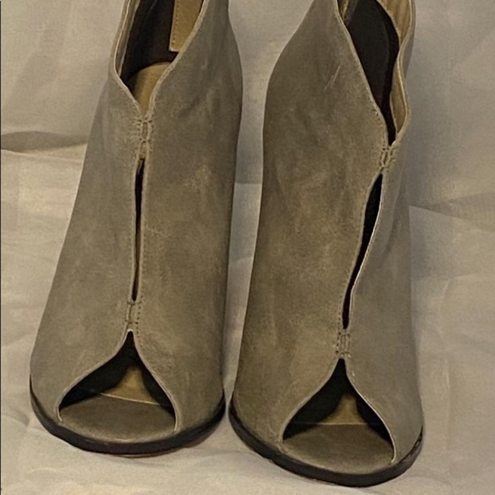 Very good condition.